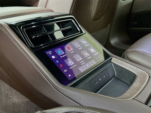 Used 2025 Porsche Panamera 4 image 26