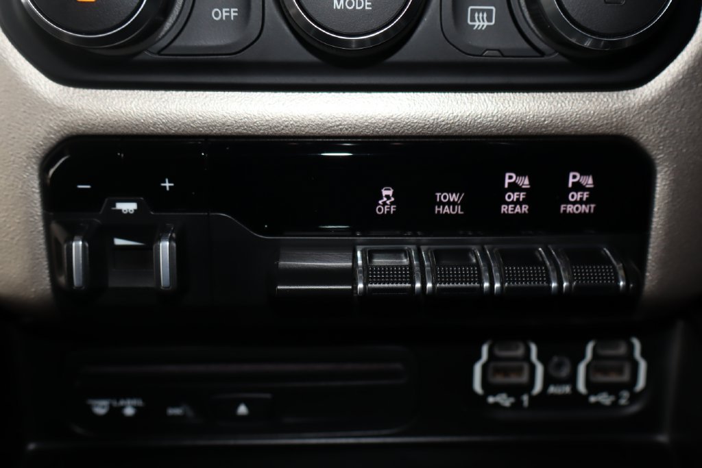 Used 2019 RAM 1500 Laramie AWD/4WD image 27