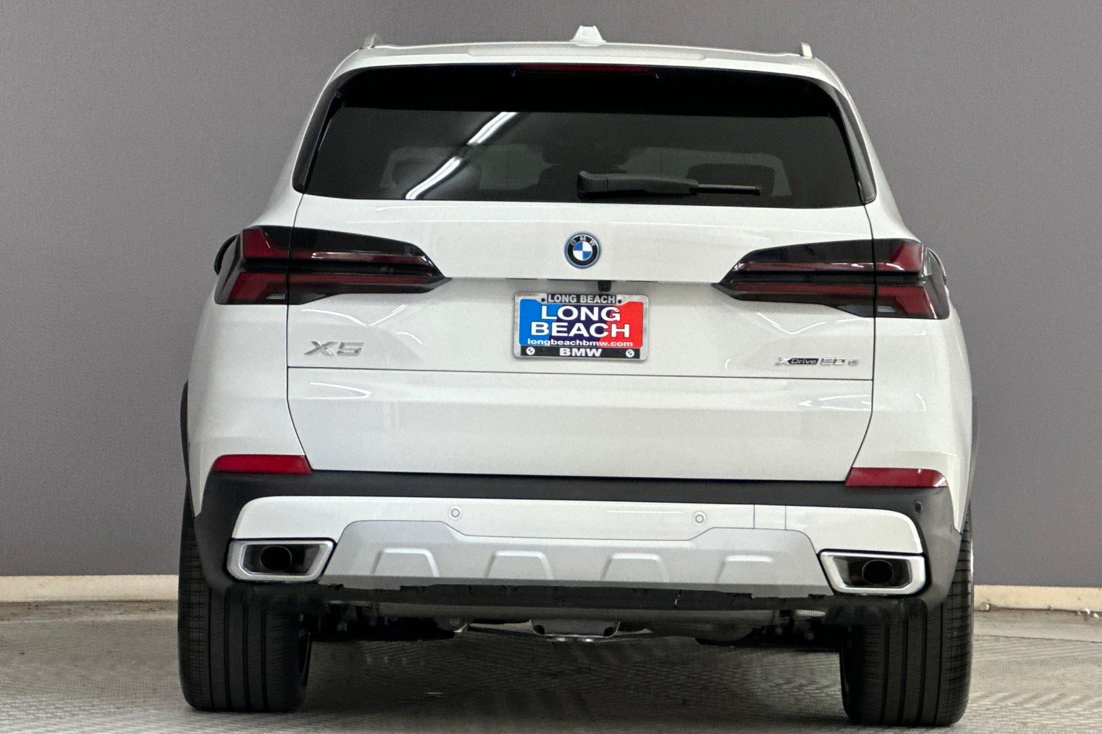 New 2026 BMW X5 xDrive50e w/ Premium Package AWD/4WD image 9