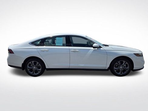 Used 2023 Honda Accord EX image 10