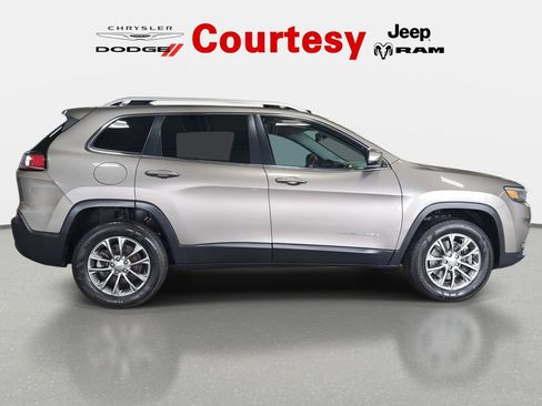 Used 2020 Jeep Cherokee Latitude Plus w/ Comfort/Convenience Group AWD/4WD image 4