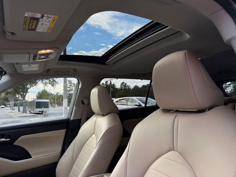 Used 2023 Toyota Highlander XLE image 41