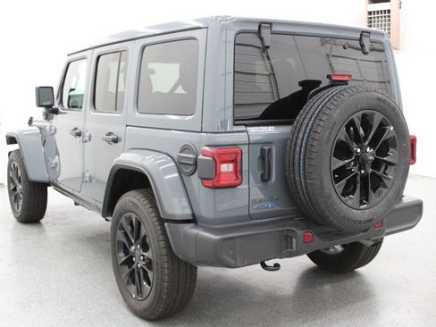 Used 2025 Jeep Wrangler Unlimited Sahara w/ Safety Group image 6