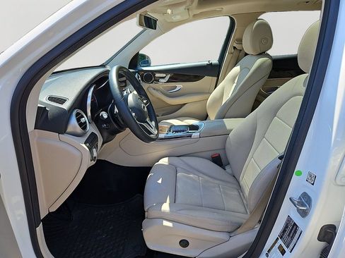 Used 2020 Mercedes-Benz GLC 300 4MATIC image 14