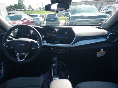 New 2026 Chevrolet Trax LT w/ Driver Confidence Package FWD image 15