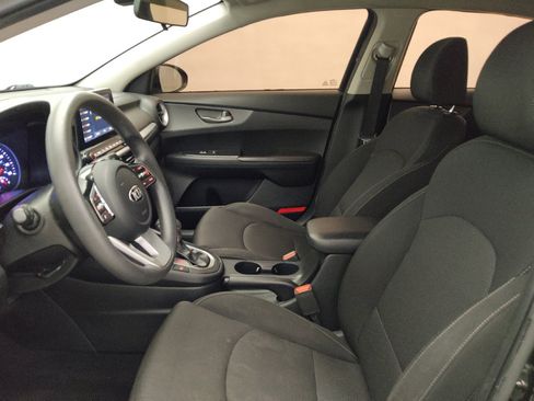 Used 2019 Kia Forte LXS FWD image 17