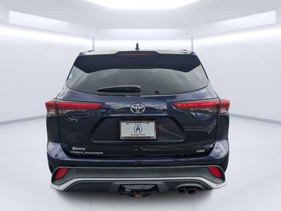 Used 2022 Toyota Highlander XSE