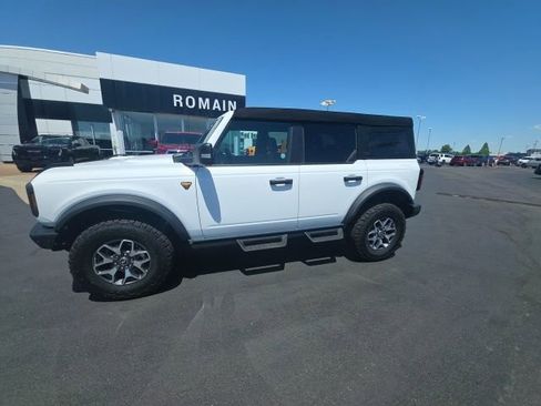 Used 2024 Ford Bronco Badlands AWD/4WD image 2