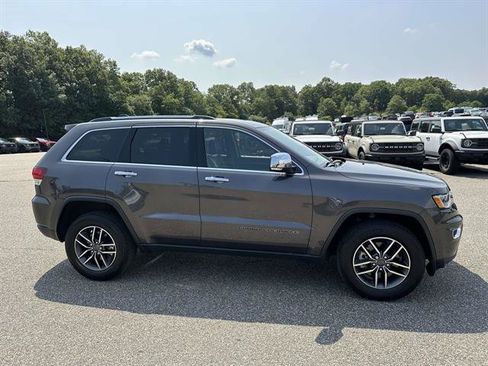 Used 2021 Jeep Grand Cherokee Limited AWD/4WD image 25