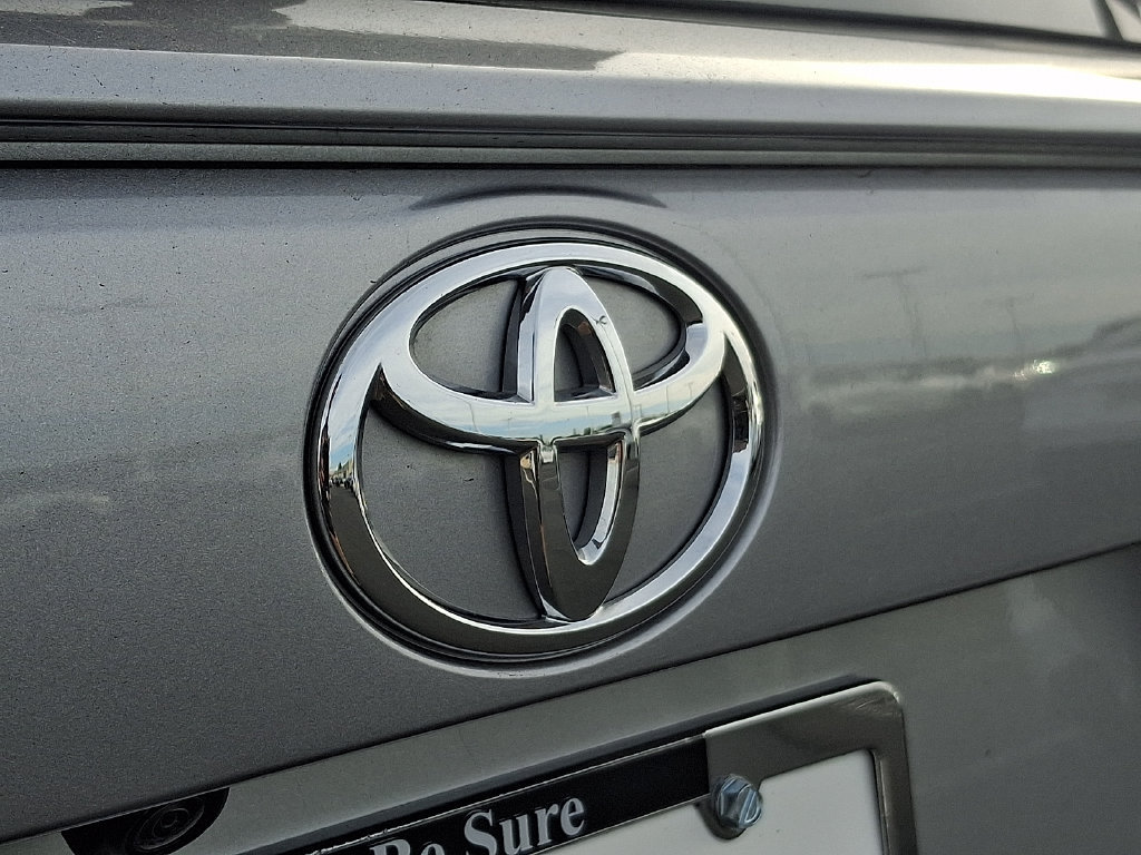 Certified 2025 Toyota RAV4 XLE AWD/4WD image 30