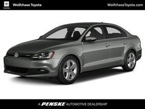 Used 2013 Volkswagen Jetta SE FWD image 1