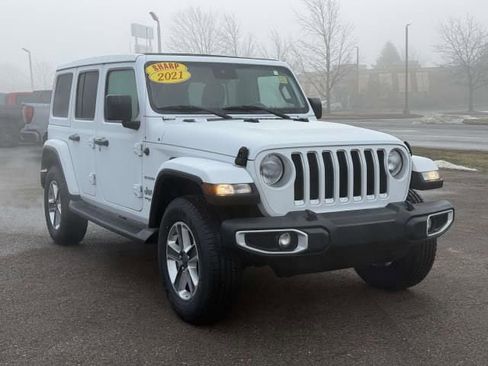 Used 2021 Jeep Wrangler Unlimited Sahara AWD/4WD image 4