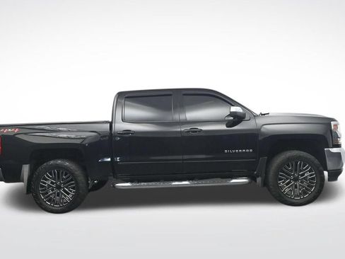 Used 2018 Chevrolet Silverado 1500 LT w/ All Star Edition AWD/4WD image 4