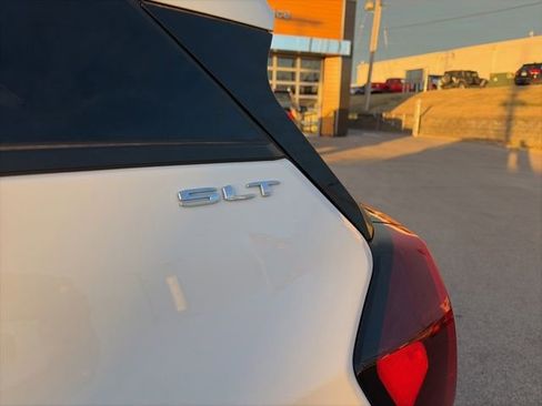 Used 2024 GMC Terrain SLT image 41