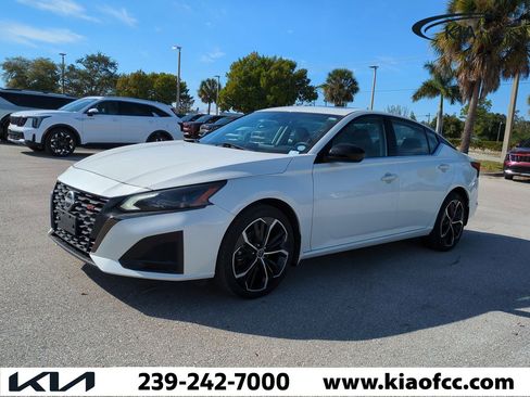 Used 2024 Nissan Altima 2.5 SR image 9