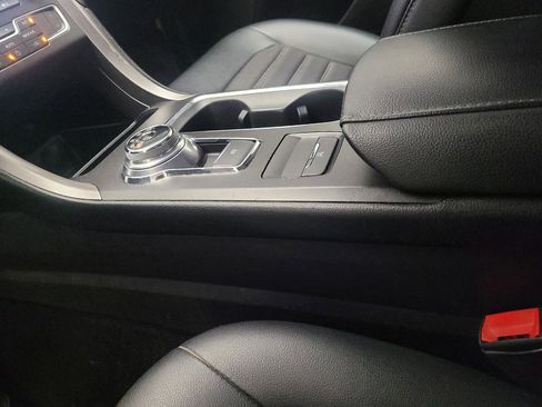 Used 2017 Ford Fusion SE w/ Equipment Group 201A FWD image 26