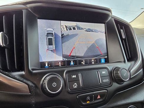 Used 2022 GMC Terrain AT4 w/ Infotainment Package II image 17