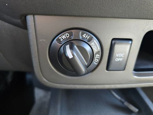 Used 2011 Nissan Xterra S image 19