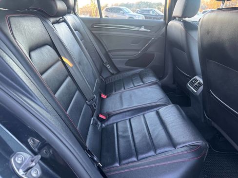 Used 2017 Volkswagen GTI SE image 12