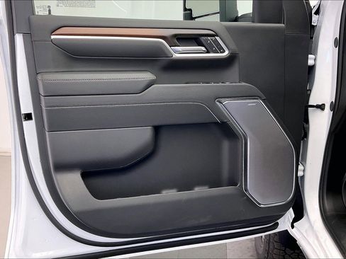 New 2026 GMC Sierra 2500 Denali w/ Denali Reserve Package image 12