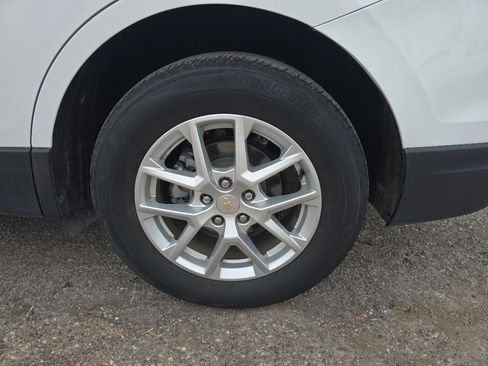 Used 2023 Chevrolet Equinox LT image 31