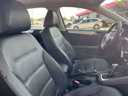 Used 2012 Volkswagen Jetta TDI image 28