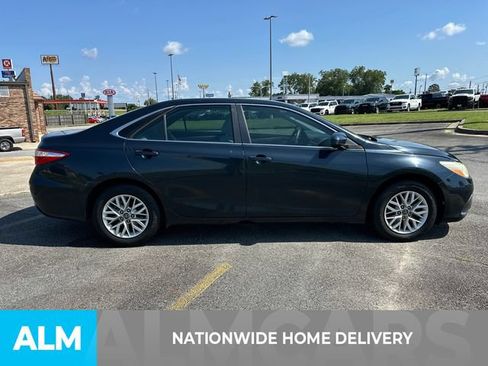 Used 2017 Toyota Camry LE FWD image 4