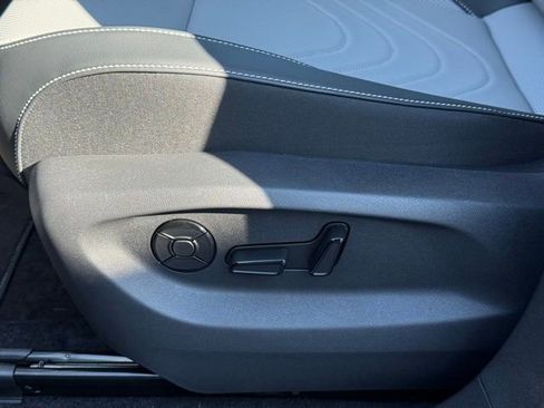 New 2026 Volkswagen Tiguan SE AWD/4WD image 11