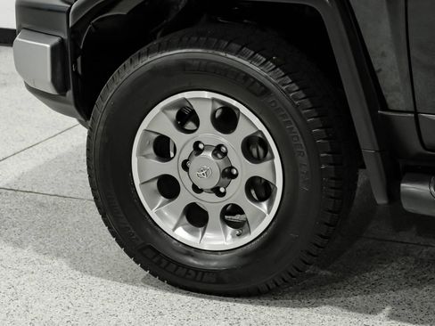 Used 2013 Toyota FJ Cruiser 4WD w/ Upgrade Pkg image 56