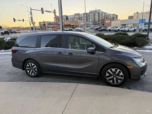 New 2026 Honda Odyssey EX-L image 4