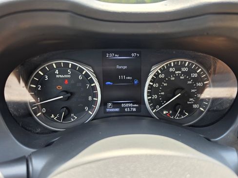 Used 2018 INFINITI Q50 Luxe w/ Essential Package (3.0T Luxe) AWD/4WD image 11