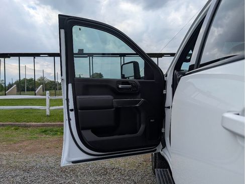 Used 2023 GMC Sierra 2500 AT4 w/ AT4 Premium Plus Package AWD/4WD image 11