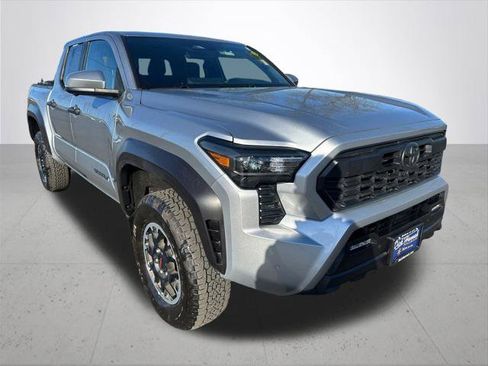Certified 2024 Toyota Tacoma TRD Off-Road w/ TRD Off Road Premium Package image 6