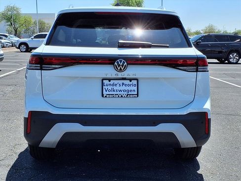 New 2025 Volkswagen Tiguan S image 5