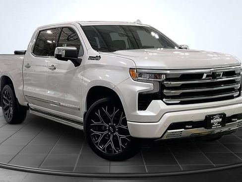 Used 2024 Chevrolet Silverado 1500 High Country w/ Technology Package AWD/4WD image 13