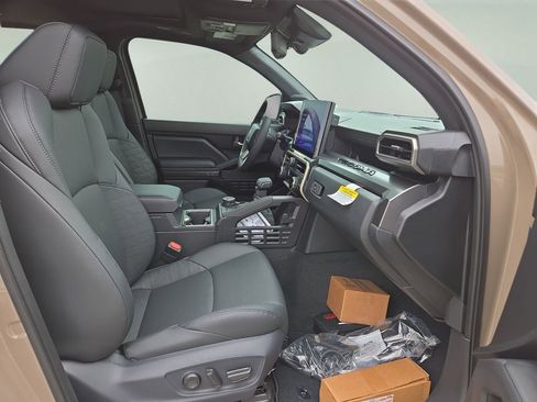 New 2026 Toyota Tacoma TRD Off-Road w/ TRD Off Road Premium Package AWD/4WD image 9