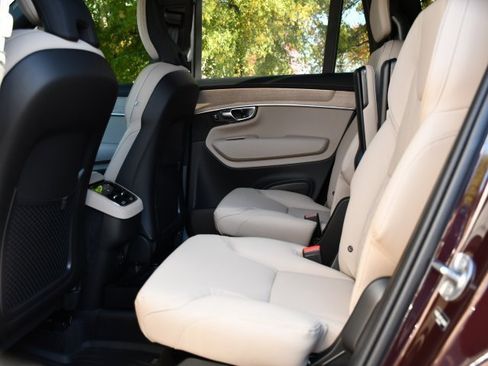 New 2026 Volvo XC90 B6 Plus image 15