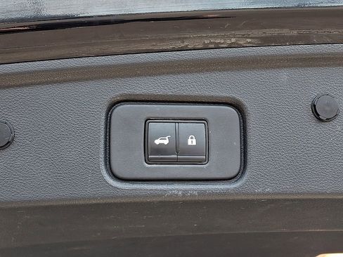 Certified 2023 Nissan Pathfinder SL image 29