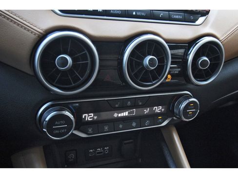 Used 2024 Nissan Sentra SV w/ SV Premium Package image 27