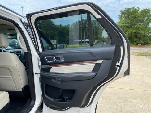 Used 2016 Ford Explorer Platinum AWD/4WD image 13