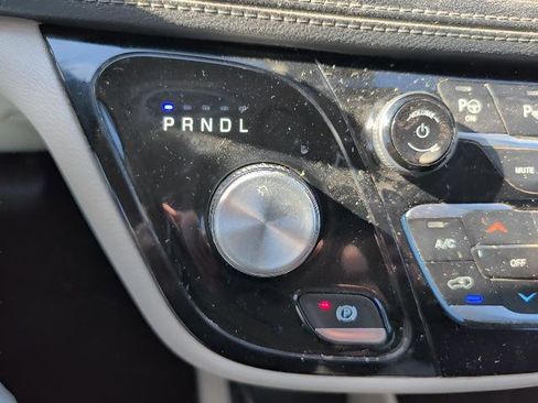 Used 2020 Chrysler Pacifica Limited w/ Advanced Safetytec Group image 14