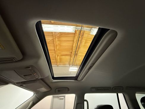 Used 2019 Nissan Armada Platinum w/ Captain's Chairs Package image 21