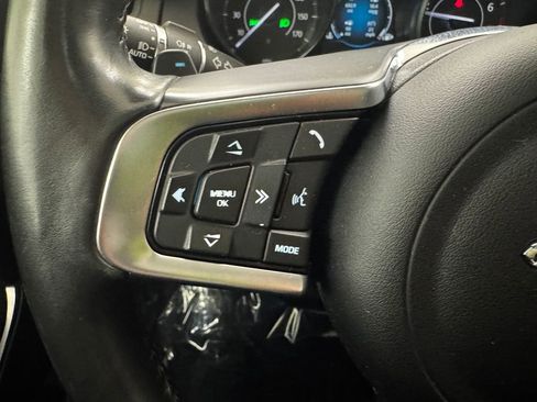 Used 2020 Jaguar E-PACE image 23