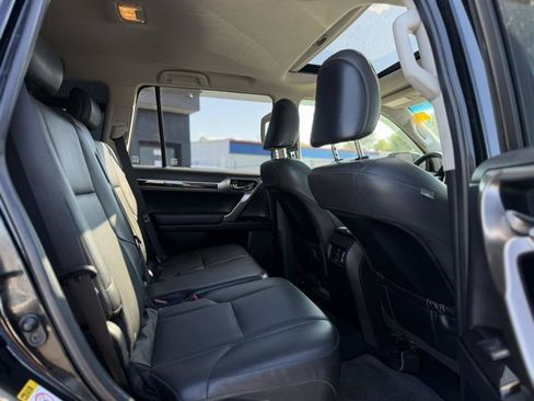 Used 2015 Lexus GX 460 w/ Navigation Package AWD/4WD image 28