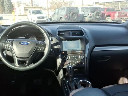 Used 2018 Ford Explorer XLT w/ Equipment Group 202A image 12