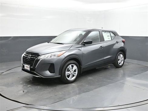 New 2025 Nissan Kicks Play S image 34