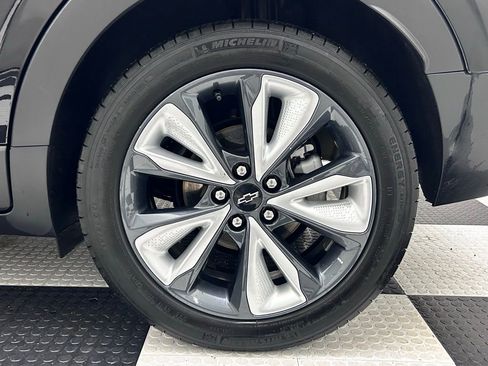 Used 2022 Chevrolet Bolt EUV LT w/ Convenience Package image 6