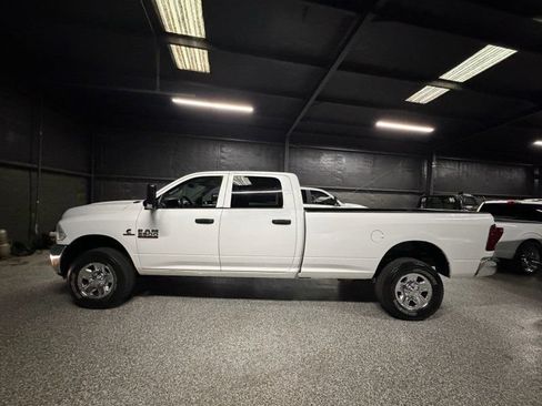 Used 2018 RAM 2500 Tradesman w/ Chrome Appearance Group AWD/4WD image 6