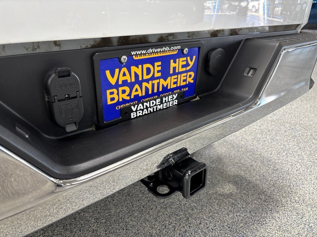 Used 2024 Chevrolet Silverado 1500 LT AWD/4WD image 40