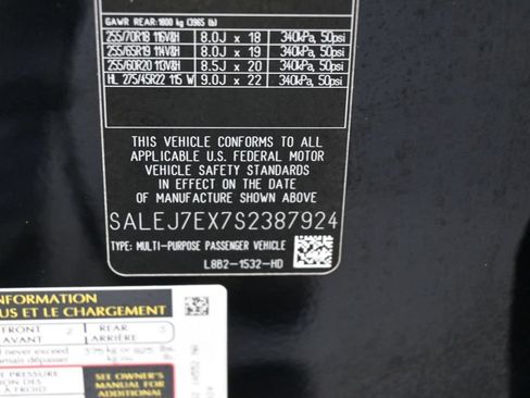 Used 2025 Land Rover Defender 110 S AWD/4WD image 12